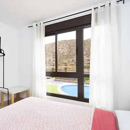 Apartment Home2book Cozy Mocan Pool View, El