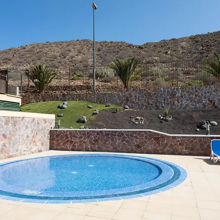 Apartment Home2book Cozy Mocan Pool View, El