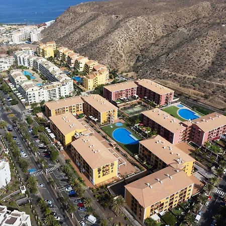 Apartment Home2book Cozy Mocan Pool View, El